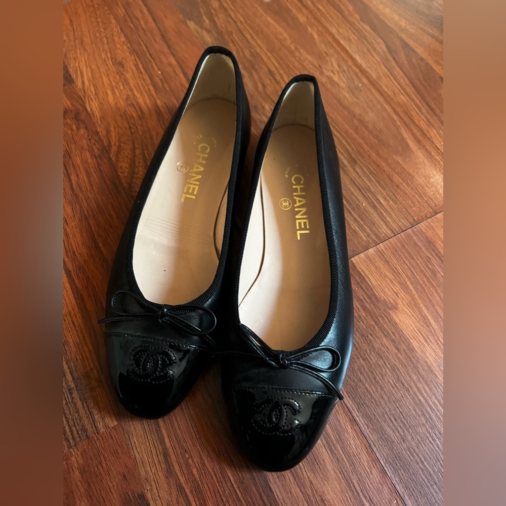 Chanel Black Leather Ballerina Ballet Flats
